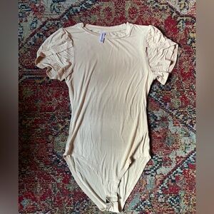 LAOLASI Cream T-Shirt